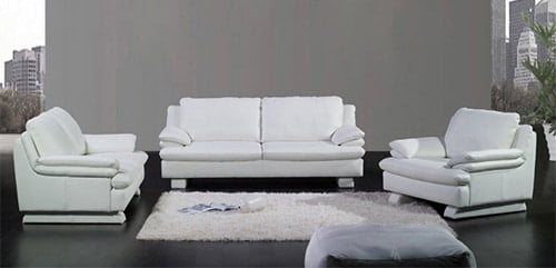 Biela kozena sedacka