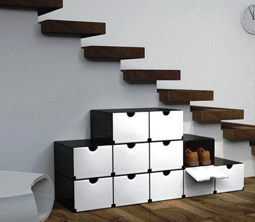 Moderny botnik pod schody