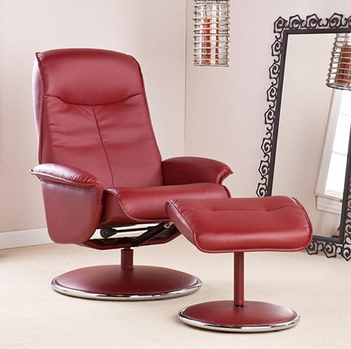 Červené kožené kreslo