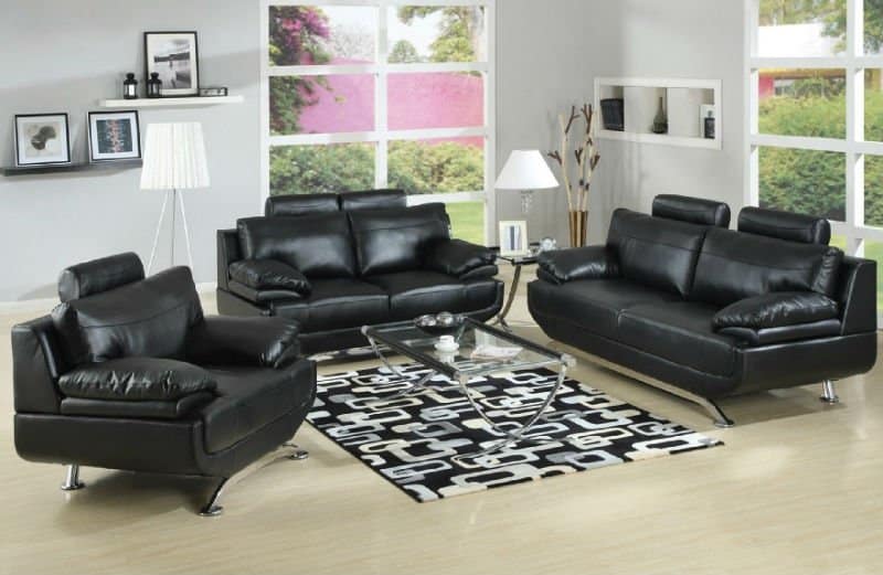 Cierna kozena sedacka