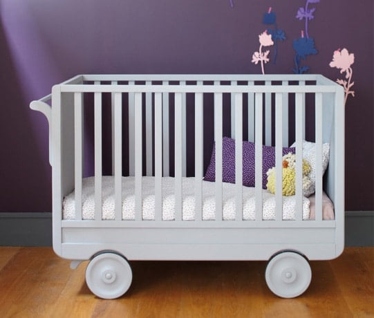 Detska postielka na kolieskach