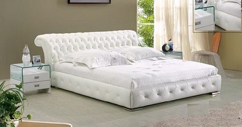 Elegantná kožená posteľ - biela