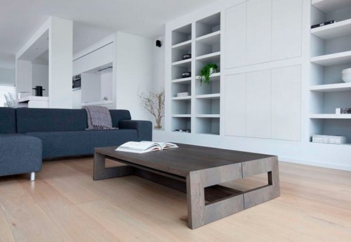 Konferenčný stolík z masívu