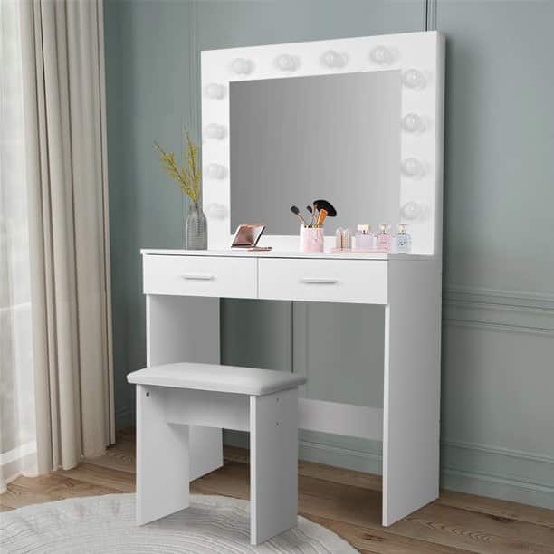 Lacný toaletný stolík