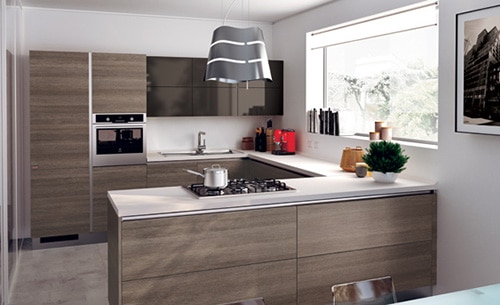 Moderná drevená kuchyňa