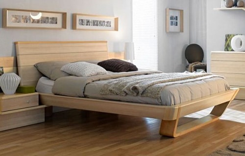 Moderná posteľ do spálne