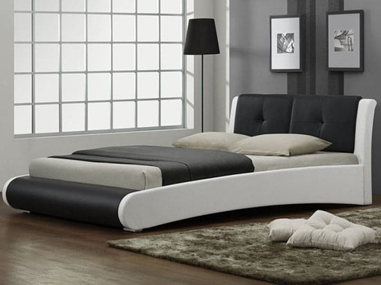 Moderná posteľ