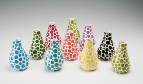 Moderné farebné vázy