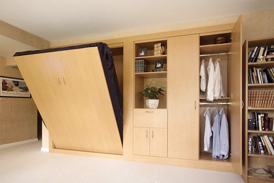 Sklopna postel so skrinou