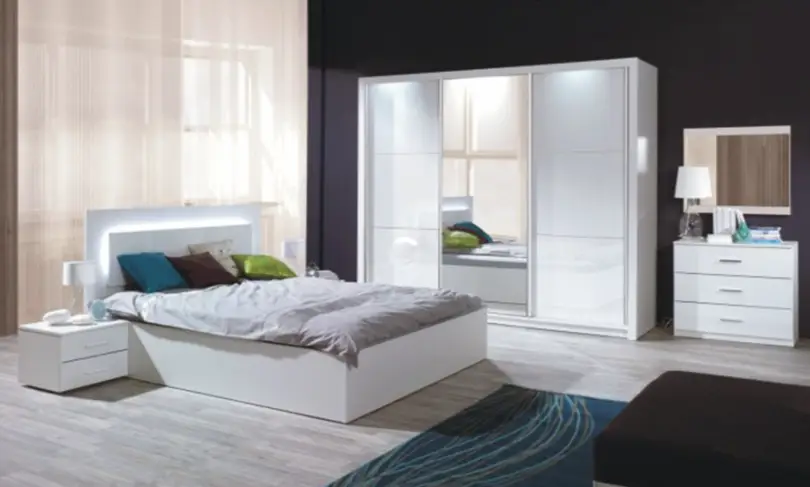 Veľká šatníková skriňa do spálne