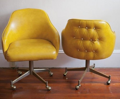 Žlté kožené kreslo